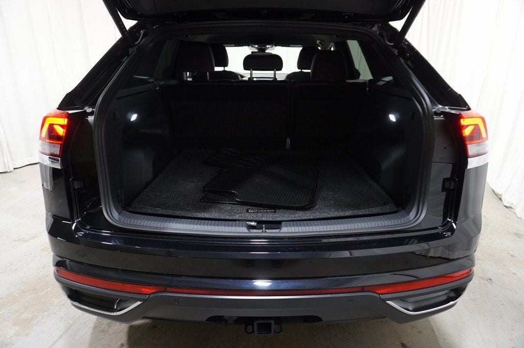 2025 Volkswagen Atlas Cross Sport 2.0T SE w/Technology