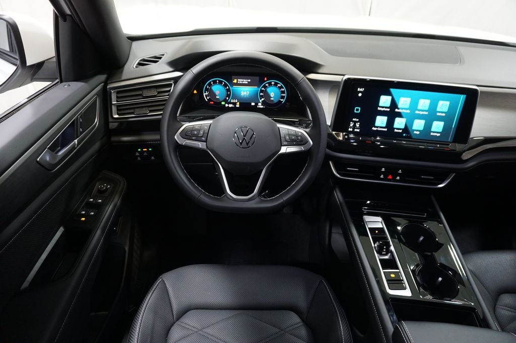 2025 Volkswagen Atlas Cross Sport 2.0T SE w/Technology