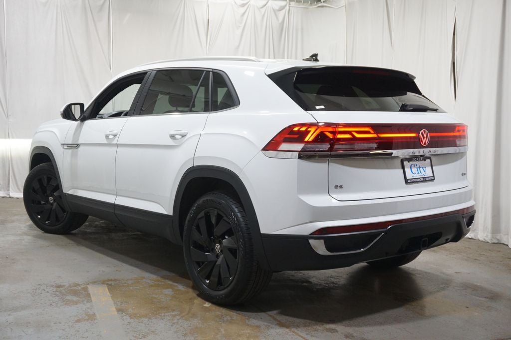 2025 Volkswagen Atlas Cross Sport 2.0T SE w/Technology