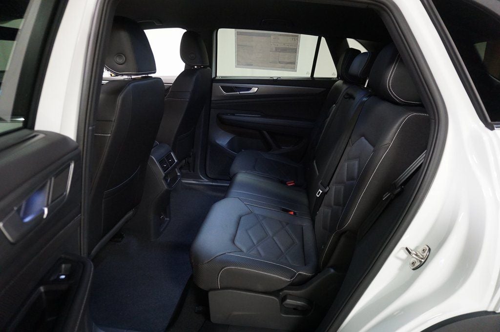 2025 Volkswagen Atlas Cross Sport 2.0T SE w/Technology