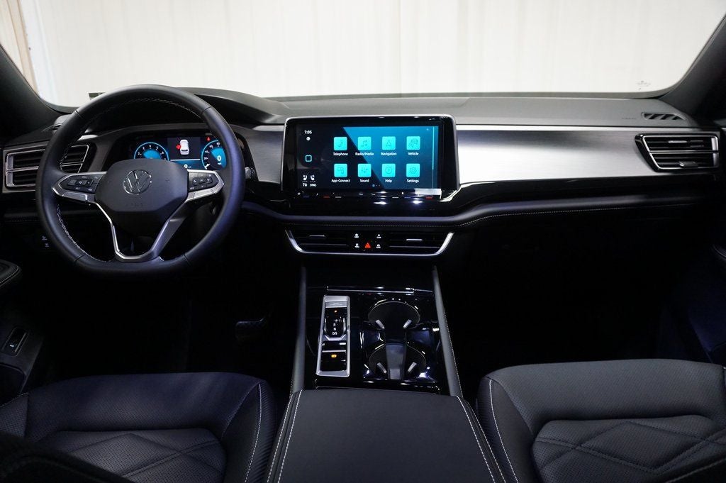 2025 Volkswagen Atlas Cross Sport 2.0T SE w/Technology