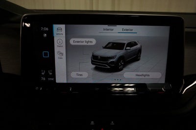 2025 Volkswagen Atlas Cross Sport 2.0T SE w/Technology