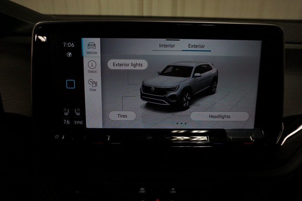 2025 Volkswagen Atlas Cross Sport 2.0T SE w/Technology