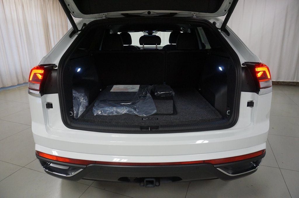 2025 Volkswagen Atlas Cross Sport 2.0T SE w/Technology