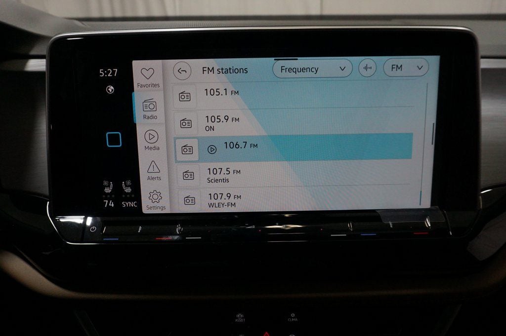 2025 Volkswagen Atlas Cross Sport 2.0T SE w/Technology