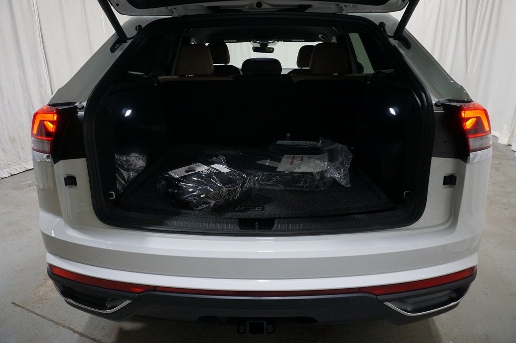 2025 Volkswagen Atlas Cross Sport 2.0T SE w/Technology