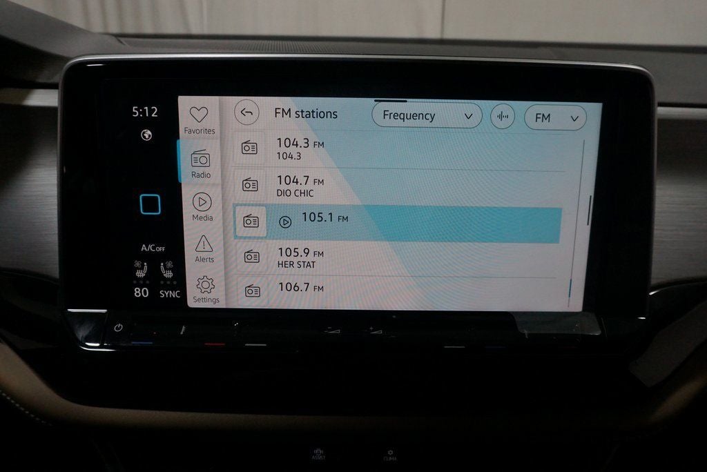 2025 Volkswagen Atlas Cross Sport 2.0T SE w/Technology