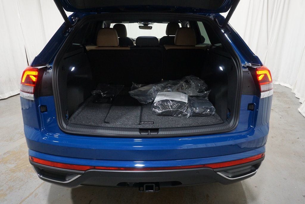 2025 Volkswagen Atlas Cross Sport 2.0T SE w/Technology