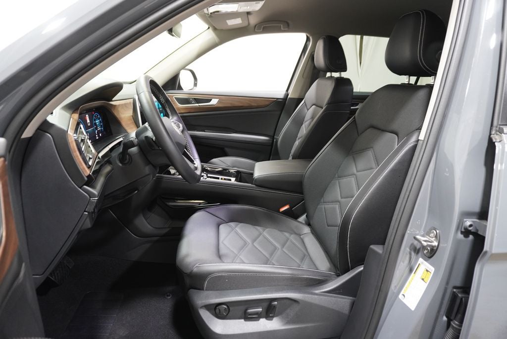 2026 Volkswagen Atlas SE w/Technology