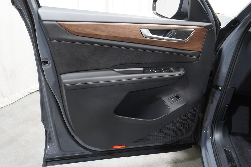 2026 Volkswagen Atlas SE w/Technology