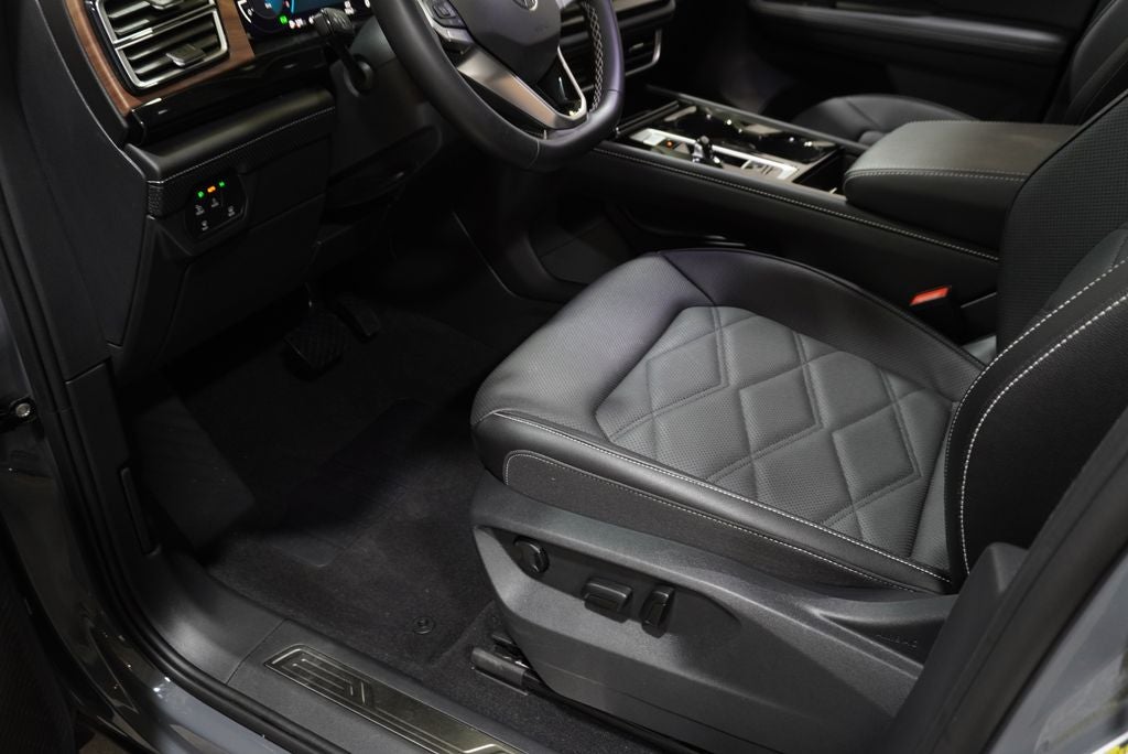 2026 Volkswagen Atlas SE w/Technology