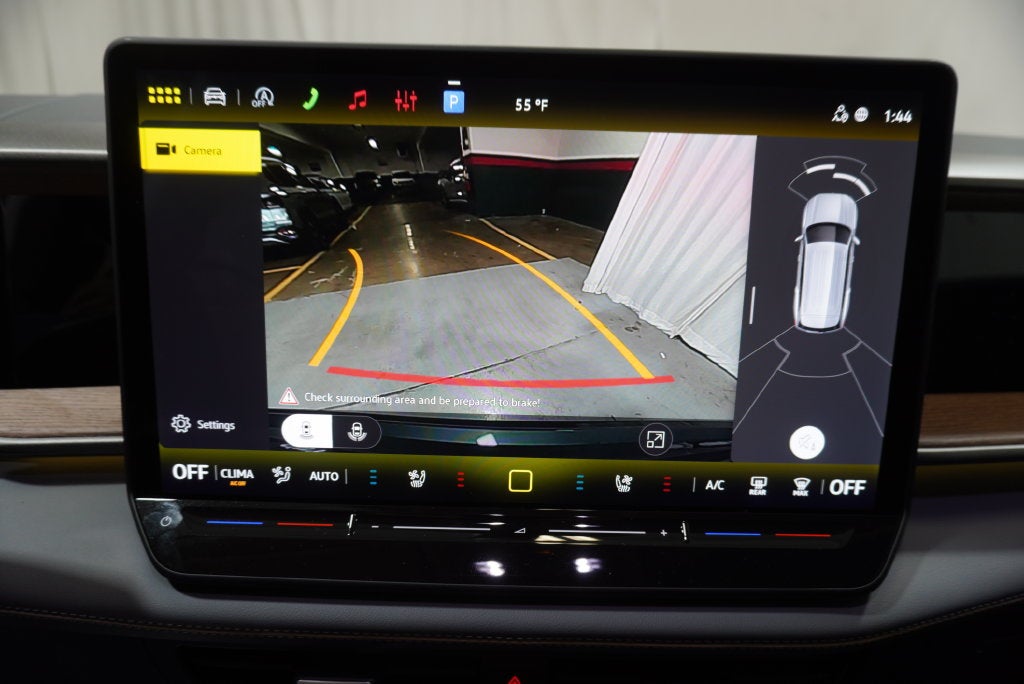 2027 Volkswagen Atlas SE w/Technology