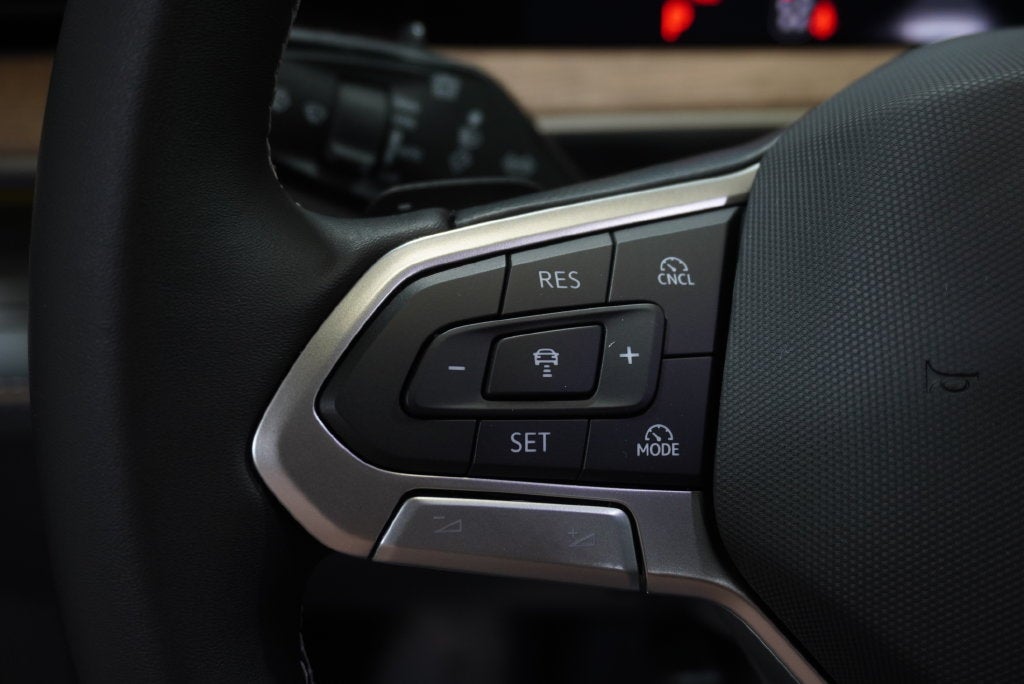 2027 Volkswagen Atlas SE w/Technology