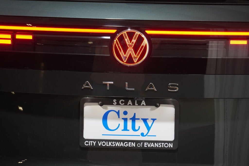 2027 Volkswagen Atlas SE w/Technology