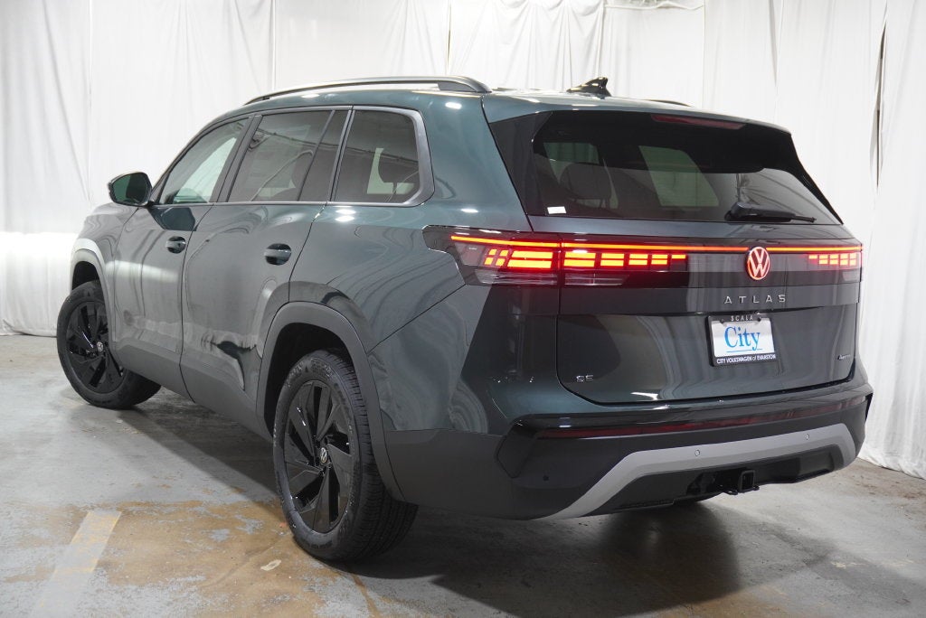 2027 Volkswagen Atlas SE w/Technology