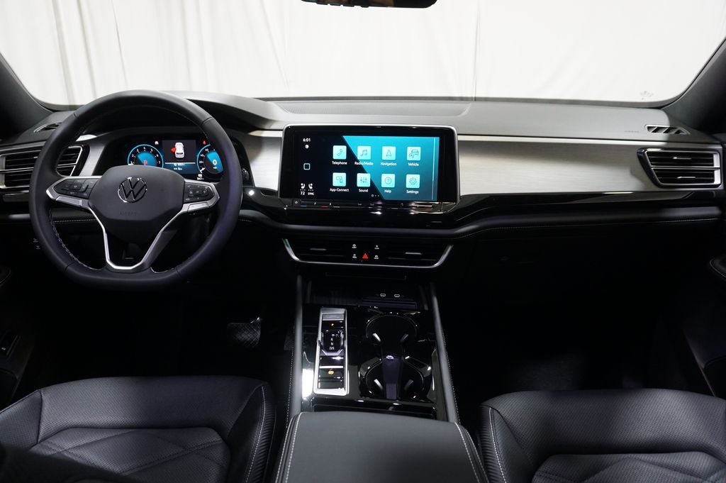 2026 Volkswagen Atlas Cross Sport 2.0T SE w/Technology