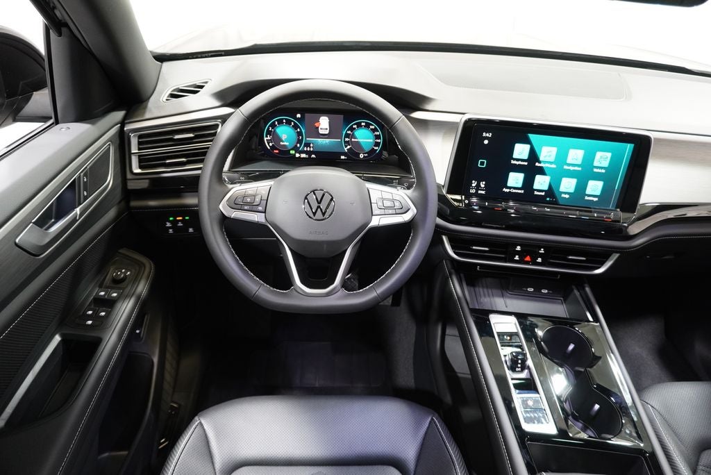 2026 Volkswagen Atlas Cross Sport SE w/Technology