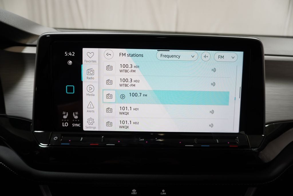 2026 Volkswagen Atlas Cross Sport SE w/Technology