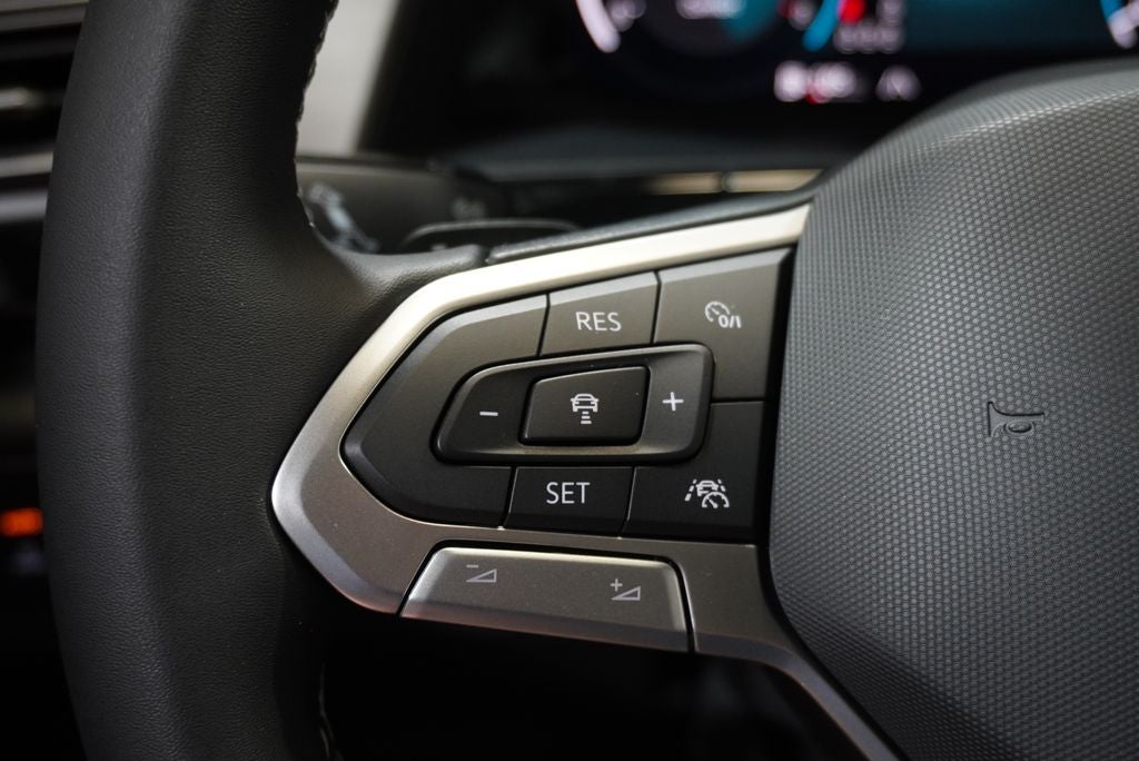 2026 Volkswagen Atlas Cross Sport SE w/Technology