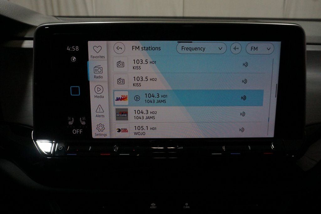 2026 Volkswagen Atlas Cross Sport 2.0T SE w/Technology