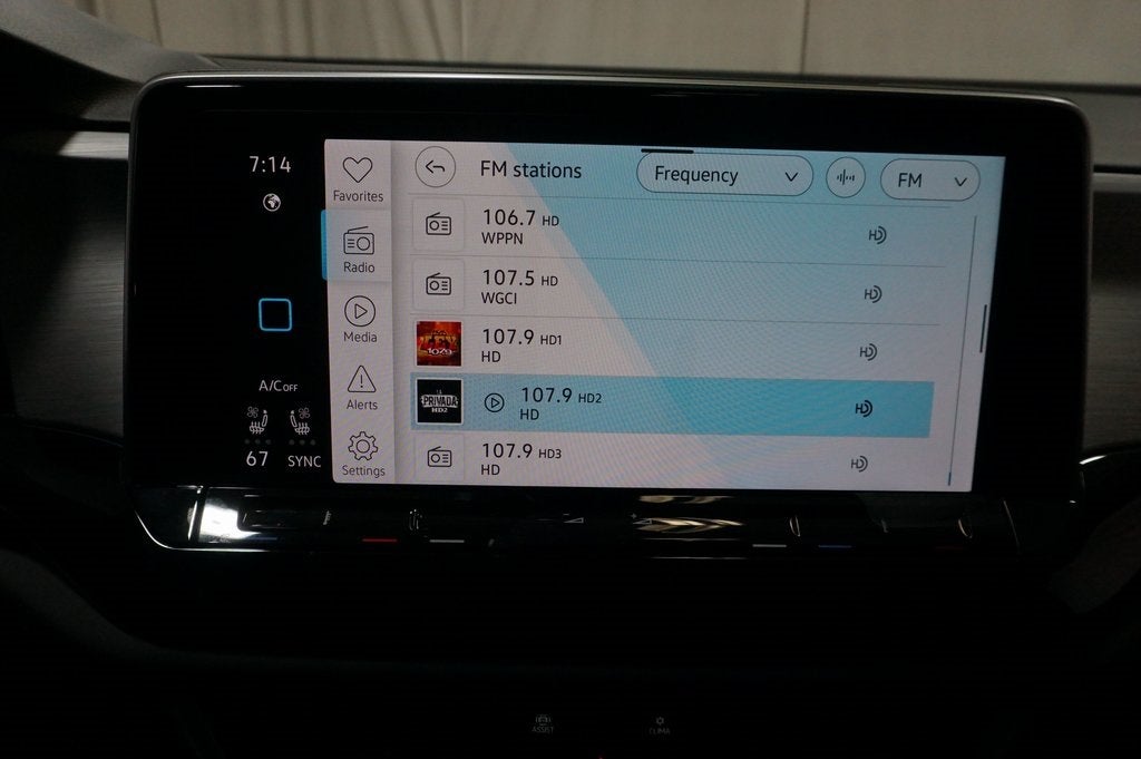 2026 Volkswagen Atlas Cross Sport 2.0T SE w/Technology