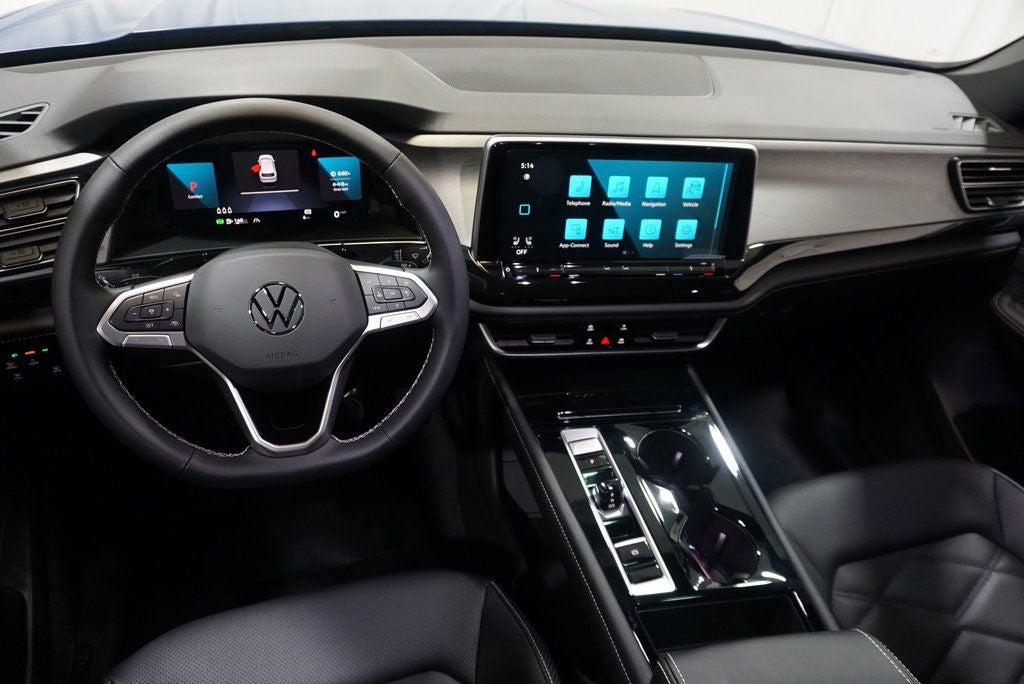 2025 Volkswagen Atlas Cross Sport 2.0T SE w/Technology