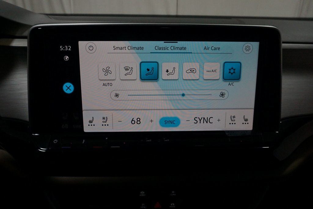 2025 Volkswagen Atlas Cross Sport 2.0T SE w/Technology