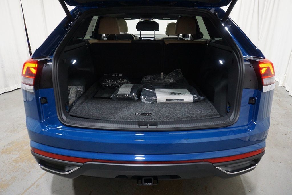 2025 Volkswagen Atlas Cross Sport 2.0T SE w/Technology