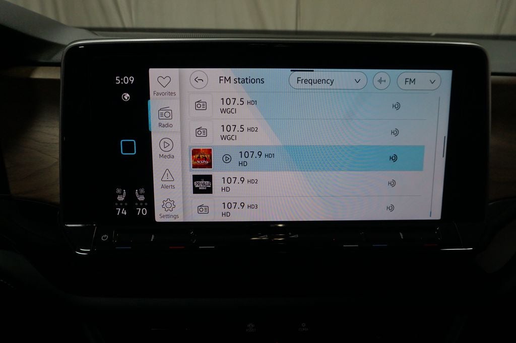 2024 Volkswagen Atlas 2.0T SE w/Technology