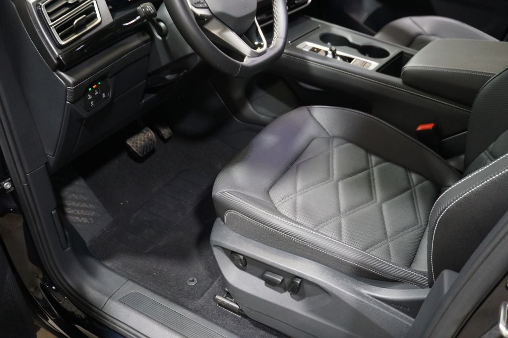 2025 Volkswagen Atlas Cross Sport 2.0T SE