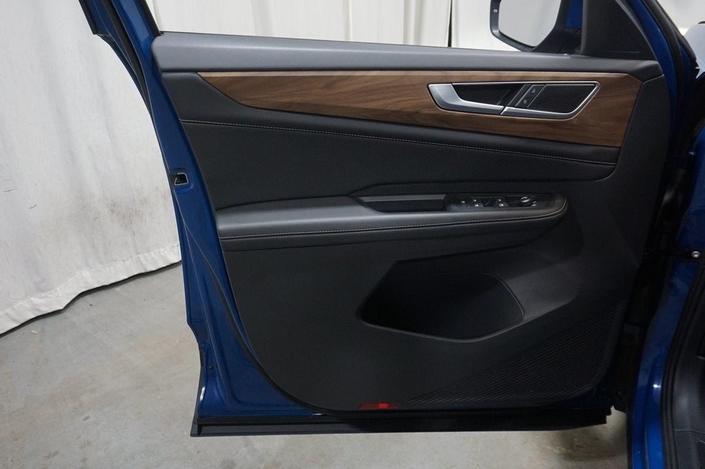 2025 Volkswagen Atlas 2.0T SE