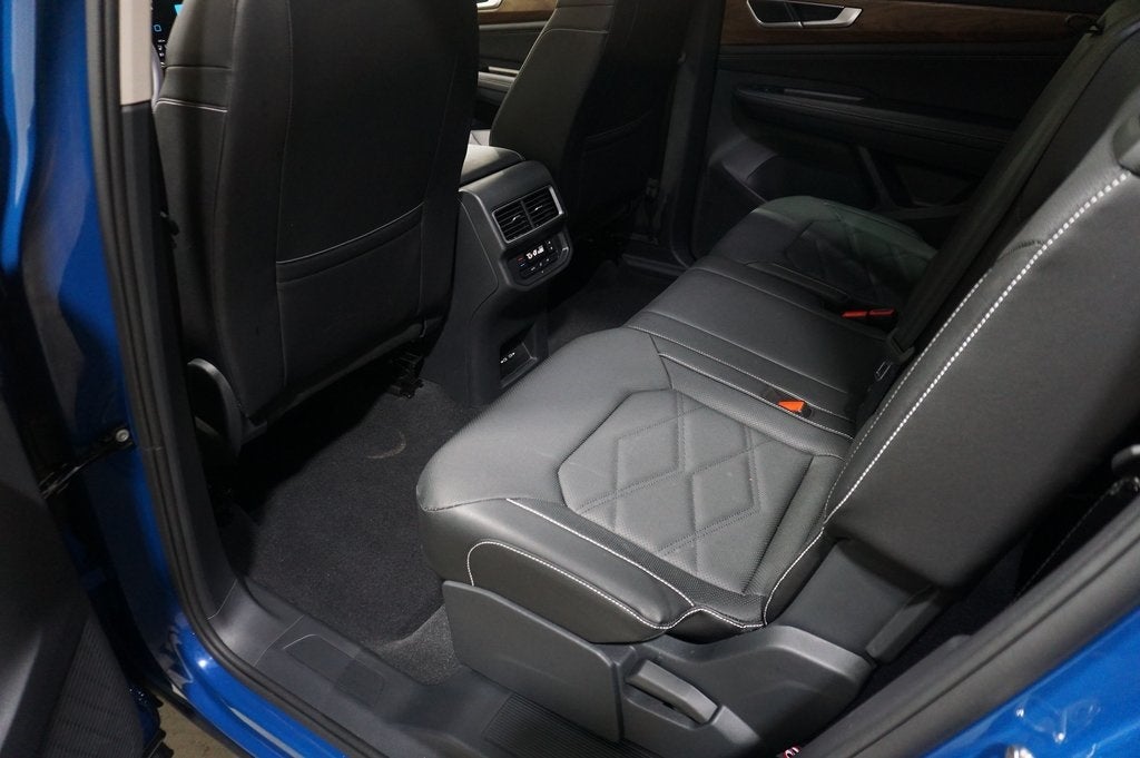 2025 Volkswagen Atlas 2.0T SE