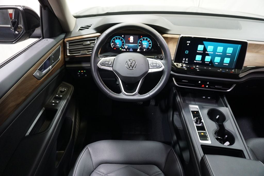 2025 Volkswagen Atlas 2.0T SE