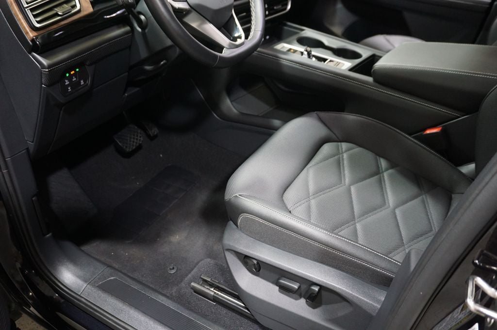 2025 Volkswagen Atlas 2.0T SE