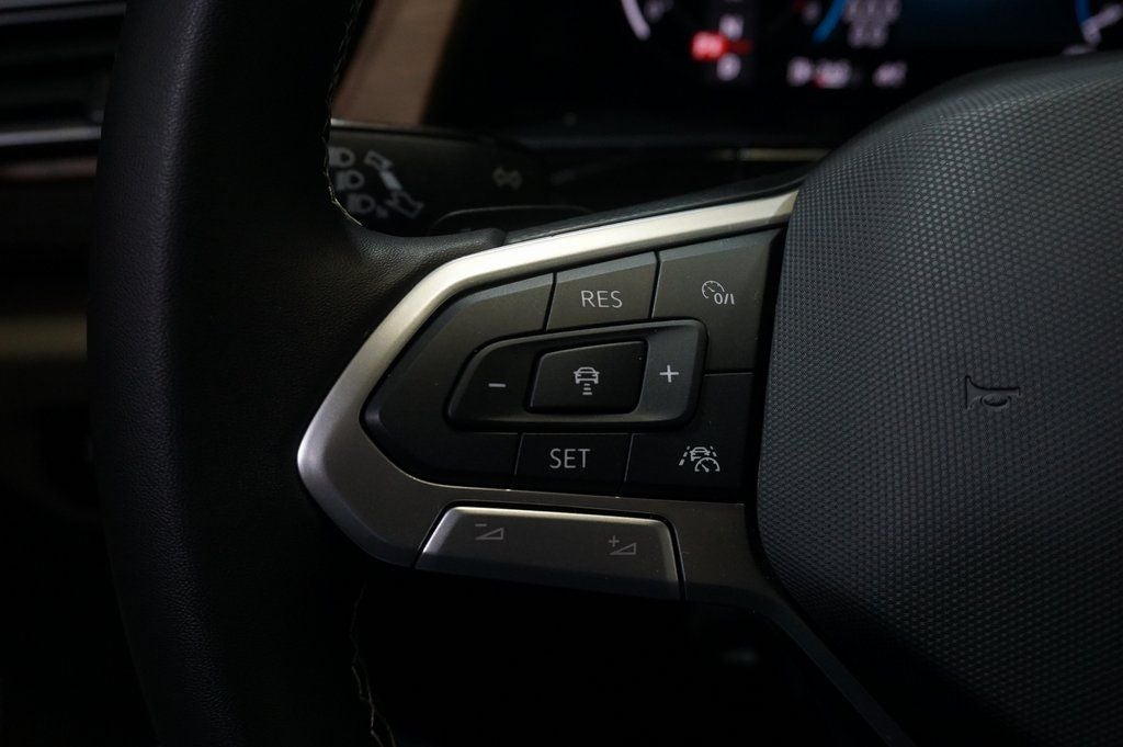 2025 Volkswagen Atlas 2.0T SE