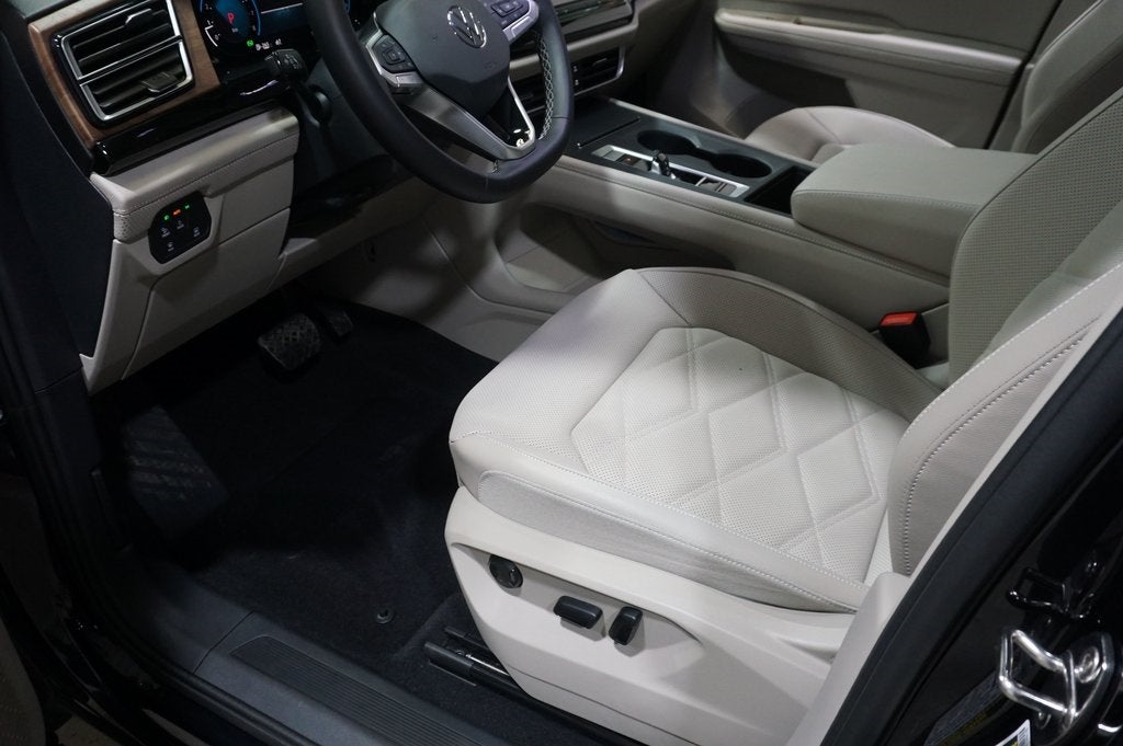 2025 Volkswagen Atlas 2.0T SE