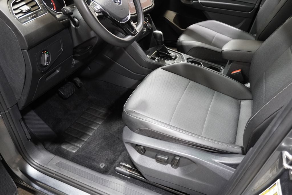 2021 Volkswagen Atlas Cross Sport 3.6L V6 SEL R-Line
