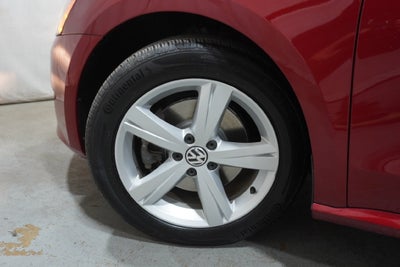 2015 Volkswagen Passat 1.8T Limited Edition