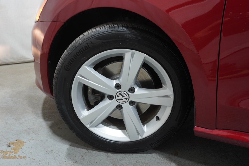 2015 Volkswagen Passat 1.8T Limited Edition