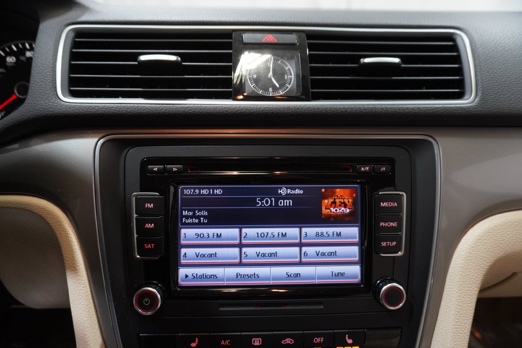 2015 Volkswagen Passat 1.8T Limited Edition