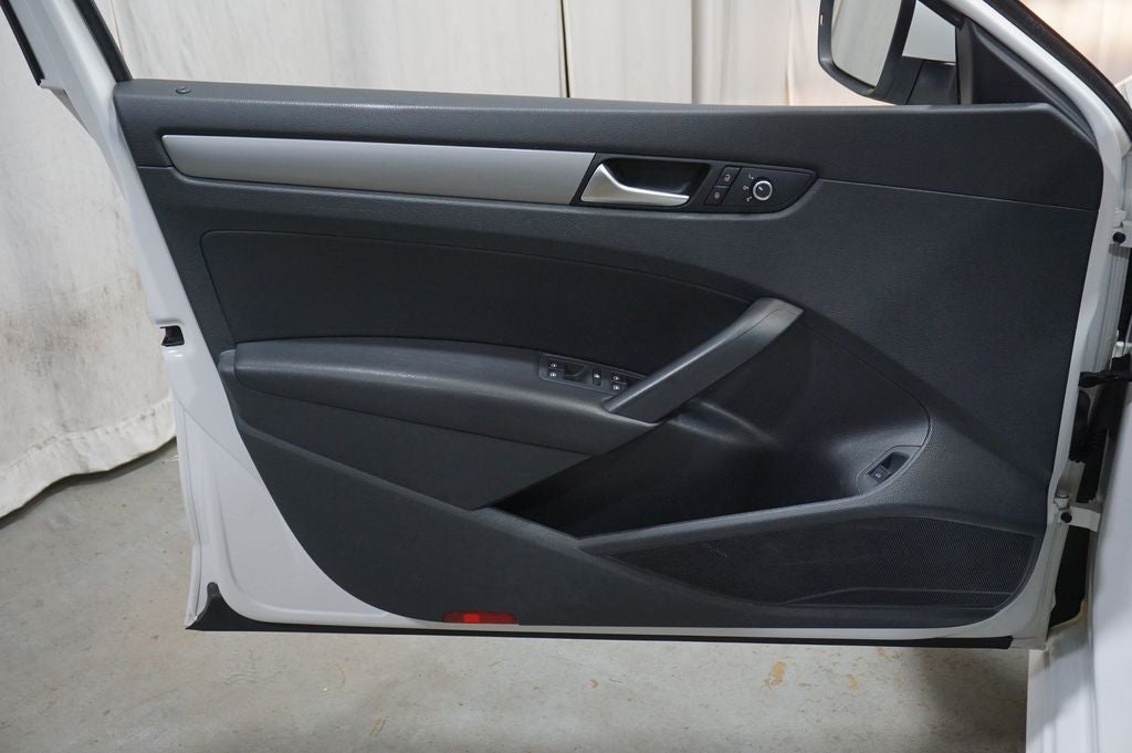 2015 Volkswagen Passat 1.8T Limited Edition