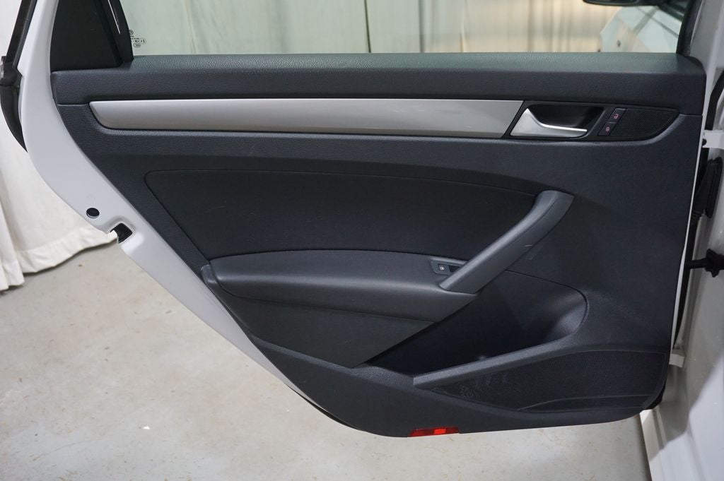 2015 Volkswagen Passat 1.8T Limited Edition