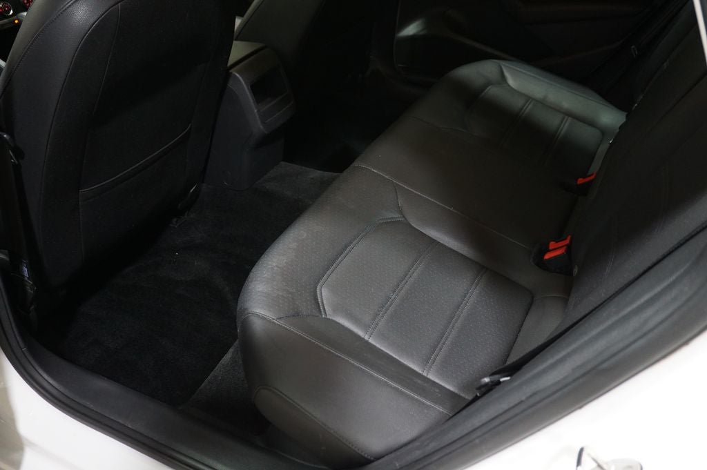 2015 Volkswagen Passat 1.8T Limited Edition