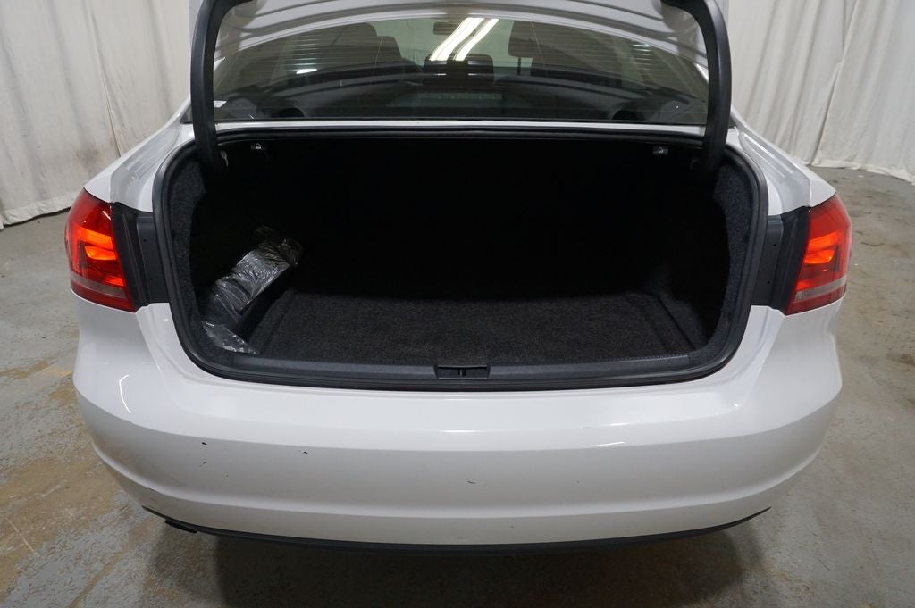 2015 Volkswagen Passat 1.8T Limited Edition