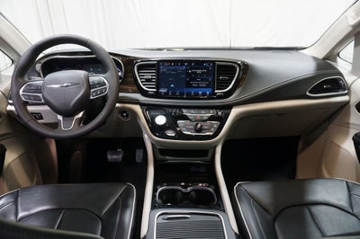 2023 Chrysler Pacifica Hybrid Limited