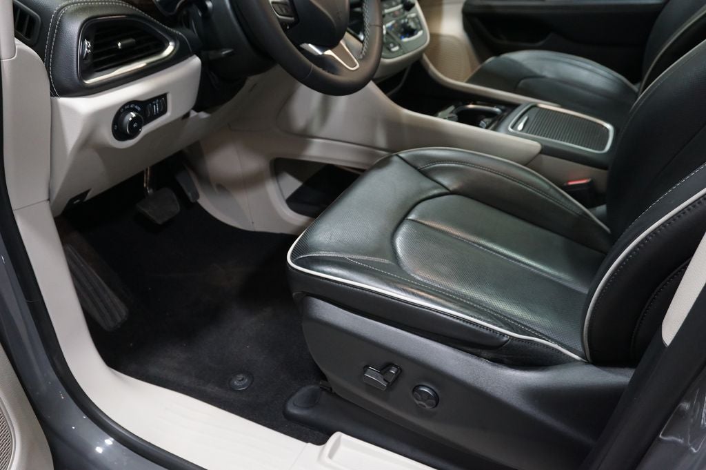 2023 Chrysler Pacifica Hybrid Limited
