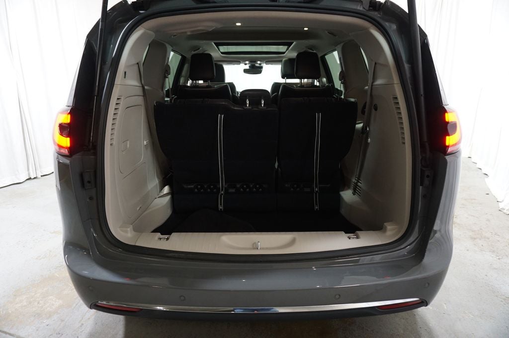 2023 Chrysler Pacifica Hybrid Limited