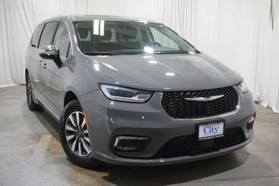 2023 Chrysler Pacifica Hybrid Limited