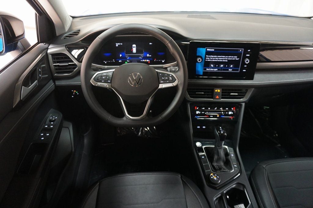 2025 Volkswagen Taos 1.5T SE Black