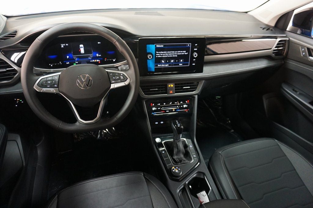 2025 Volkswagen Taos 1.5T SE Black